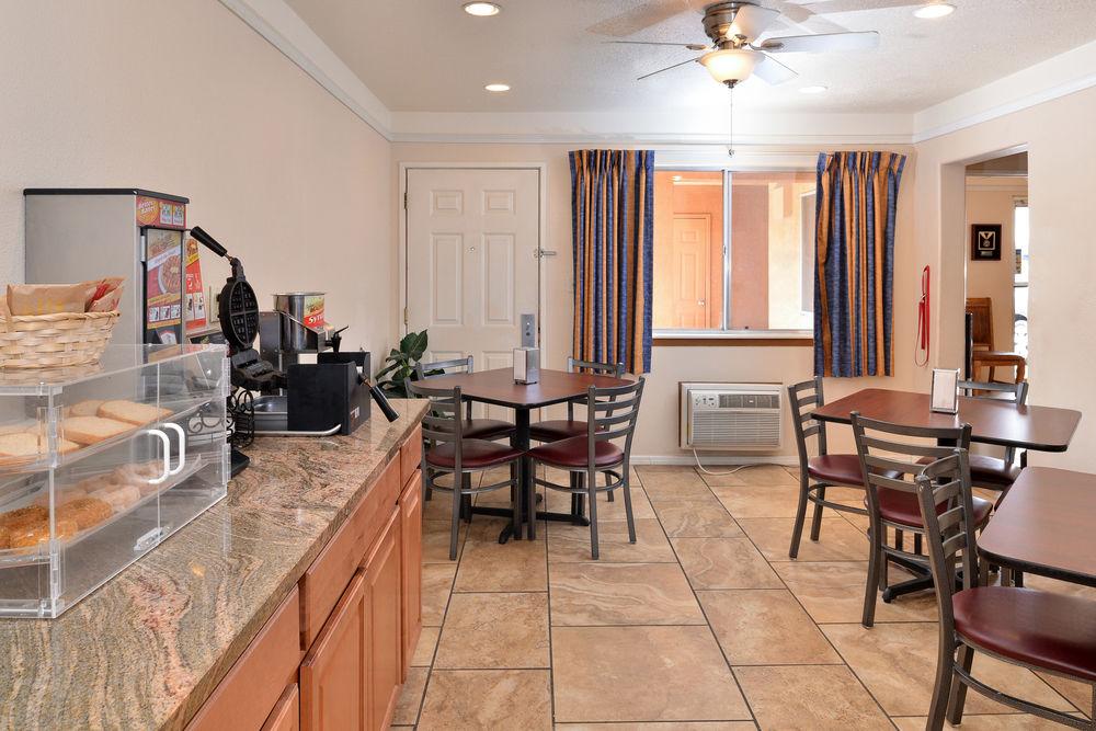 Econo Lodge Midtown אלבוקרקי מראה חיצוני תמונה